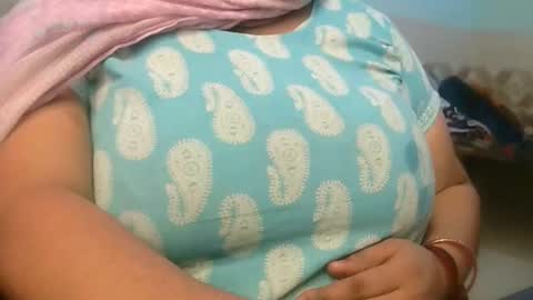 Snapshot of soni88888 chatting on November 25, 5:18 am soni88888 online show from November 25, 5:18 am