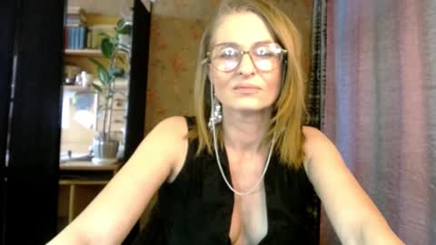 Sonia online show from March 20, 2:44 pm