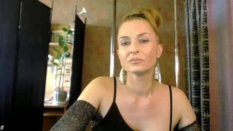 Sonia online show from April 3, 1:42 pm