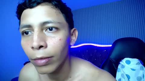 sonic_jess07 online show from February 2, 1:26 am