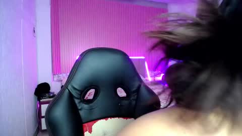 sonic_jess07 online show from March 12, 12:06 am