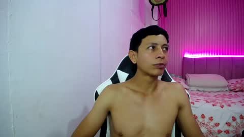 sonic_jess07 online show from April 15, 9:38 am