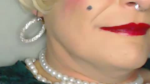 Snapshot of sonjairene chatting on January 2, 2:11 am sonjairene online show from January 2, 2:11 am