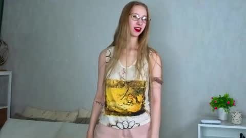 Snapshot of sonleduc chatting on November 30, 1:42 am Im Lina Welcome guys online show from November 30, 1:42 am