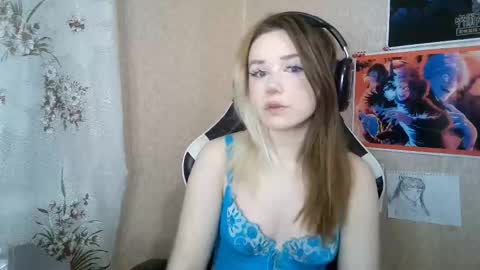 Mila online show from March 27, 4:40 pm