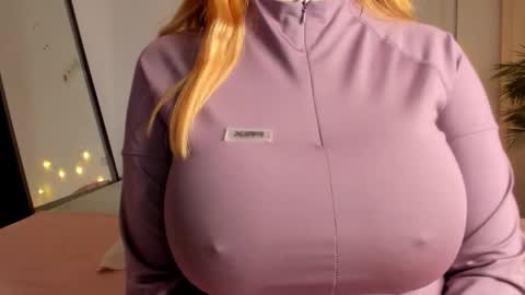 Snapshot of sonya_baby chatting on November 19, 4:07 pm SONIA online show from November 19, 4:07 pm