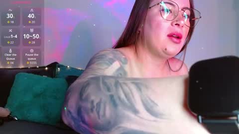 soofy online show from May 12, 3:47 am