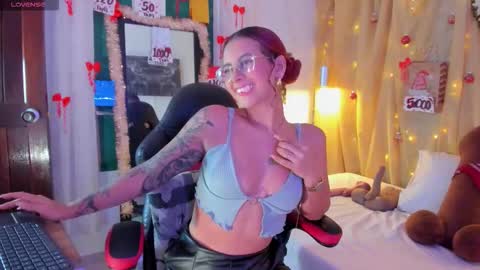 sophie online show from December 19, 8:16 pm