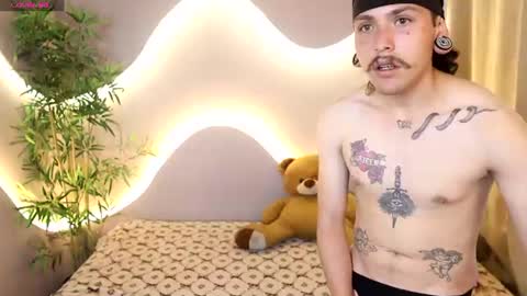 sophi_and_dereck online show from July 1, 12:40 pm