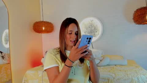 Snapshot of sophi_cooper29 chatting on April 27, 11:03 pm sophi_cooper29 online show from April 27, 11:03 pm