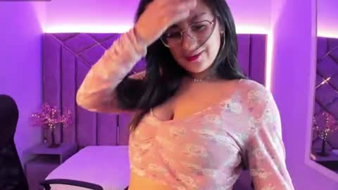 Snapshot of sophi_hardd chatting on June 13, 5:44 pm sophi_hardd online show from June 13, 5:44 pm
