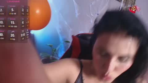 Sophi Tay online show from October 15, 5:35 pm