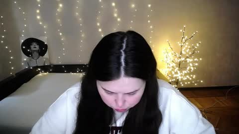 sophia__olsen online show from March 25, 7:03 am