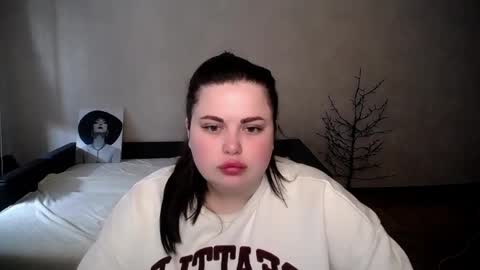sophia__olsen online show from April 4, 5:49 am