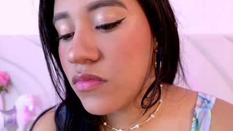 Snapshot of sophia_alba chatting on May 13, 8:06 pm Sophi online show from May 13, 8:06 pm