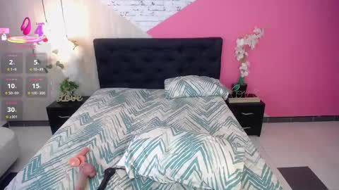 sophia_brunette21 online show from September 10, 11:43 am