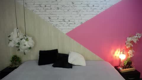 sophia_brunette21 online show from November 30, 11:14 am