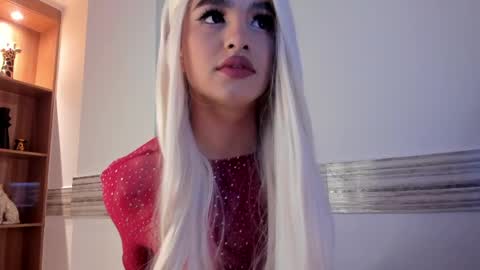 Sophia online show from April 8, 10:10 pm