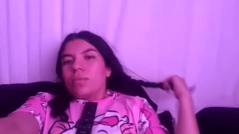 Snapshot of sophia_cossio2 chatting on January 1, 8:37 pm Sara Sophia online show from January 1, 8:37 pm