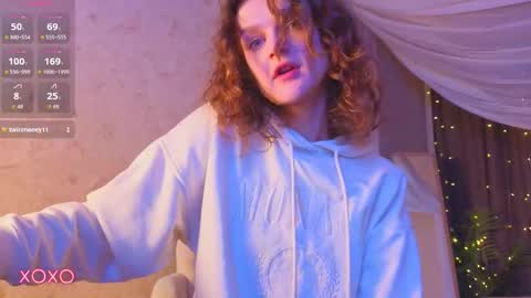 Snapshot of sophia_dreamy chatting on November 16, 1:44 am Sophia online show from November 16, 1:44 am