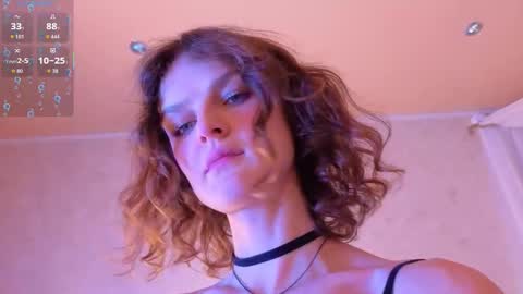 Snapshot of sophia_dreamy chatting on November 20, 2:01 am Sophia online show from November 20, 2:01 am