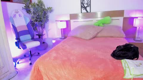 sophia_duarte_ online show from May 19, 11:38 am