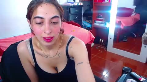 Snapshot of sophia_greey chatting on July 16, 9:21 pm sophia_greey online show from July 16, 9:21 pm