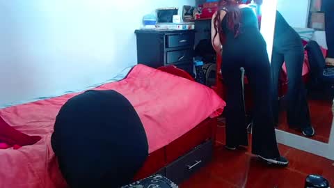 Snapshot of sophia_greey chatting on July 19, 10:57 pm sophia_greey online show from July 19, 10:57 pm