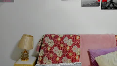 Snapshot of sophia_harry chatting on June 20, 7:05 pm sophia CM online show from June 20, 7:05 pm