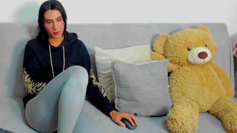 Snapshot of sophia_harry chatting on July 13, 12:02 am sophia CM online show from July 13, 12:02 am