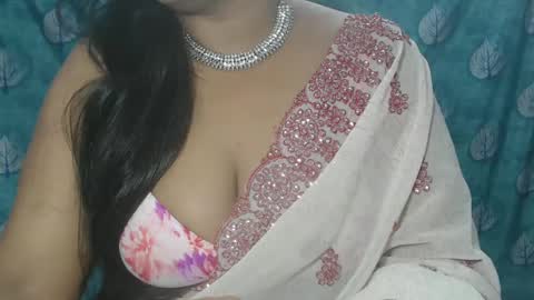 Snapshot of sophia_indian chatting on February 4, 6:04 am Sophia Tamil online show from February 4, 6:04 am
