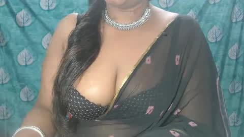 Snapshot of sophia_indian chatting on February 18, 5:20 am Sophia Tamil online show from February 18, 5:20 am