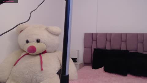 Sophia Carson online show from January 17, 10:00 am