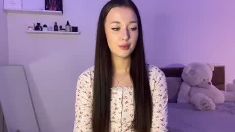 Snapshot of sophia_laine chatting on June 21, 4:31 pm Sophia online show from June 21, 4:31 pm