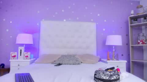 Snapshot of sophia_models chatting on March 4, 7:32 pm Sophia online show from March 4, 7:32 pm