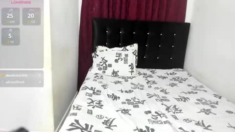 sophia_moons_ online show from March 10, 12:04 am