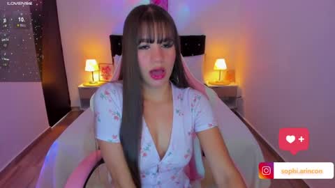 Sophia Rincon online show from April 13, 9:20 pm