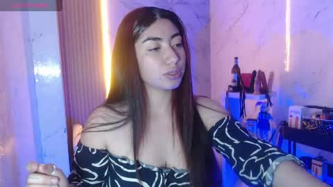 Snapshot of sophia_tf chatting on May 5, 3:36 am Sophia online show from May 5, 3:36 am