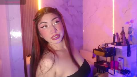 Snapshot of sophia_tf chatting on May 20, 9:21 pm Sophia online show from May 20, 9:21 pm