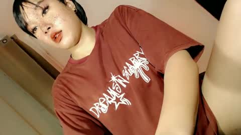 sophia_walker18 online show from June 2, 8:27 am