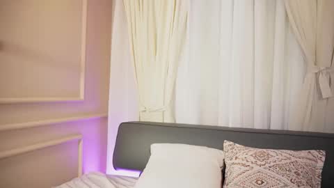 Sofi online show from September 12, 11:10 am