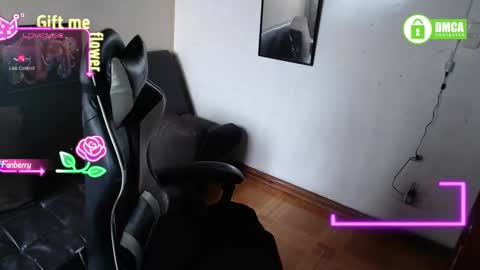 sophiaa_vega_ online show from January 12, 2:00 pm