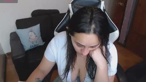 sophiaa_vega_ online show from April 14, 11:49 am