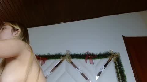 SophiaLee online show from January 7, 5:37 pm