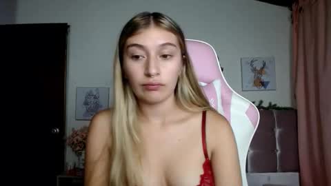 SophiaLee online show from March 18, 12:58 am