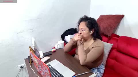 sophiaburton online show from October 2, 1:23 am