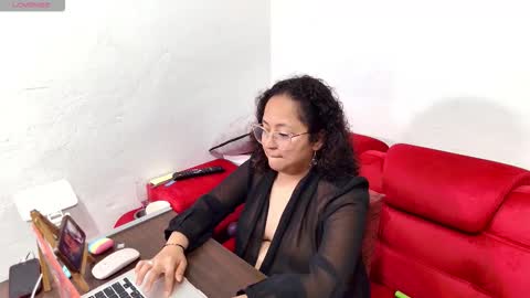 sophiaburton online show from October 6, 9:56 pm