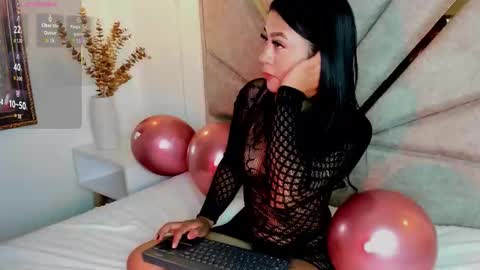 sophia cortes online show from October 5, 9:07 am