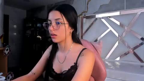 Snapshot of sophiadoll_tf chatting on June 29, 12:49 pm sophiadoll_tf online show from June 29, 12:49 pm