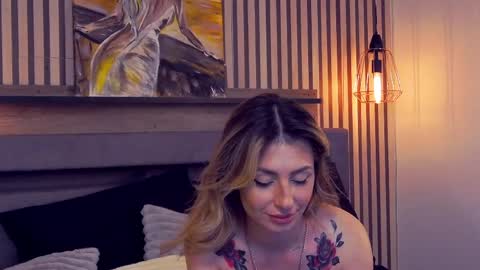 Snapshot of sophialace chatting on May 8, 3:23 am Sophia Lace online show from May 8, 3:23 am